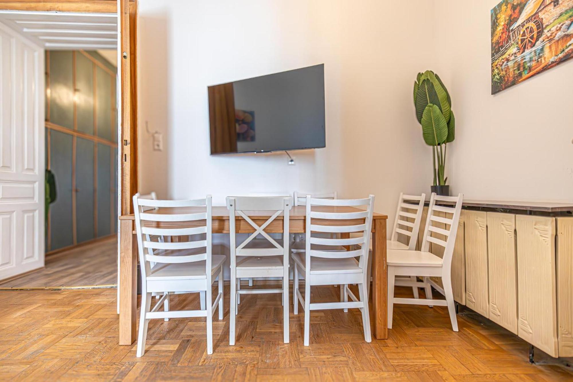 Cozy 3br For Up To 8p, 5min To Kongresspark Apartment